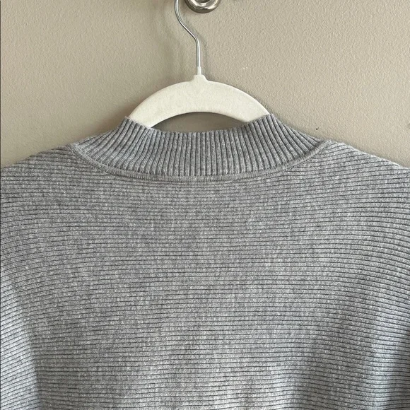 Gilli Long Sleeve Mock Neck Ribbed Knit Top Sweater Heather Grey size small - Picture 10 of 15